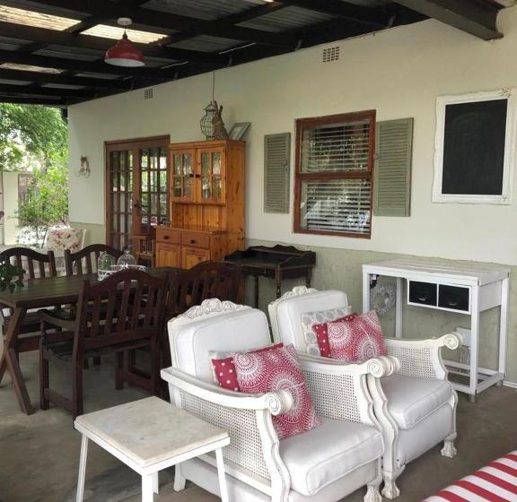 פנסיון Olive Manor Guest House