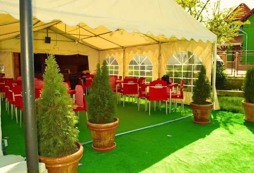 Majatalo Venesis House