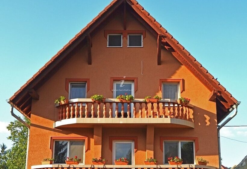 پانسیون Venesis House