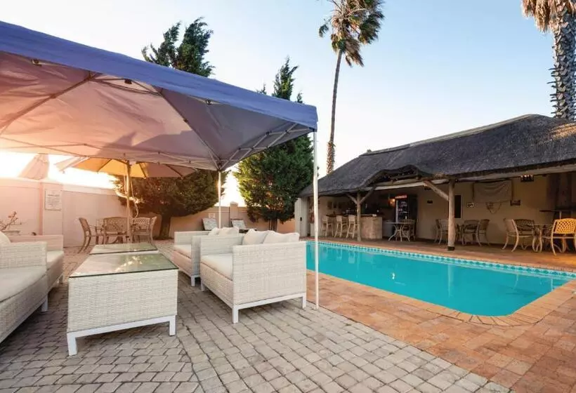 Hotelli Russells On The Port