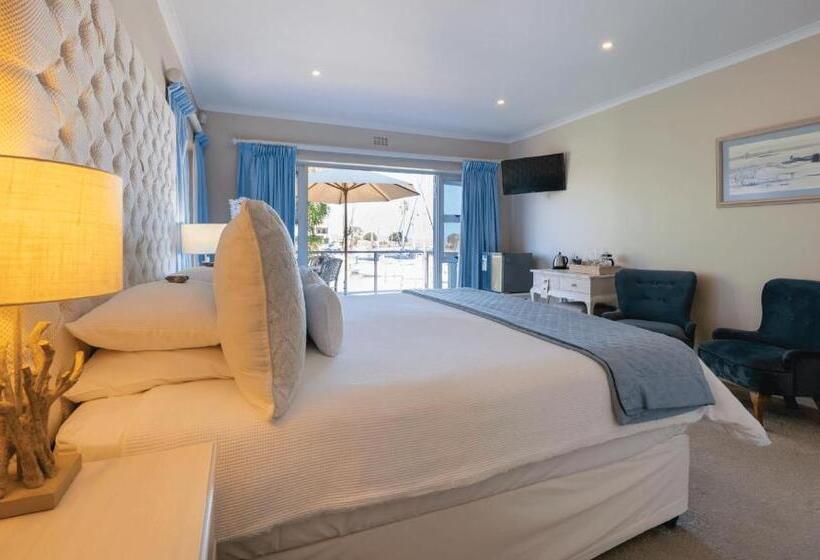 فندق Russells On The Port