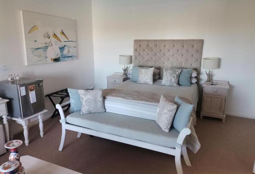 فندق Russells On The Port