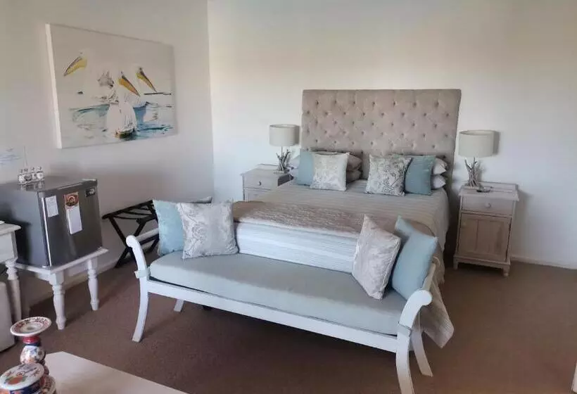 Hotelli Russells On The Port