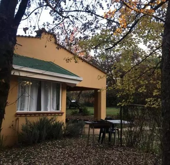 هتل Sanfern Downs Cottage