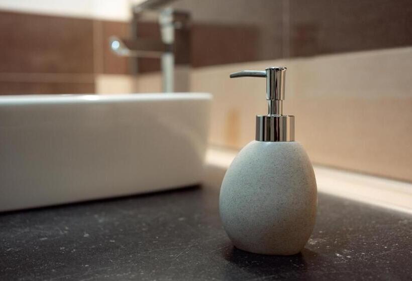 پانسیون Quantum House