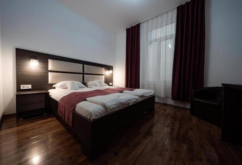 پانسیون Quantum House