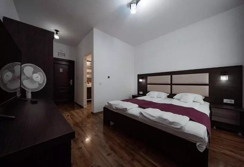 Pensiune Quantum House