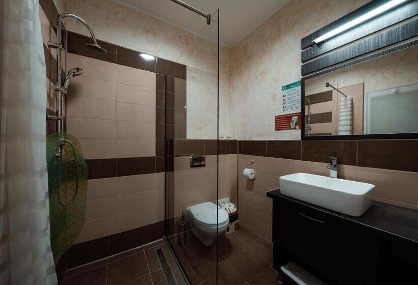 پانسیون Quantum House