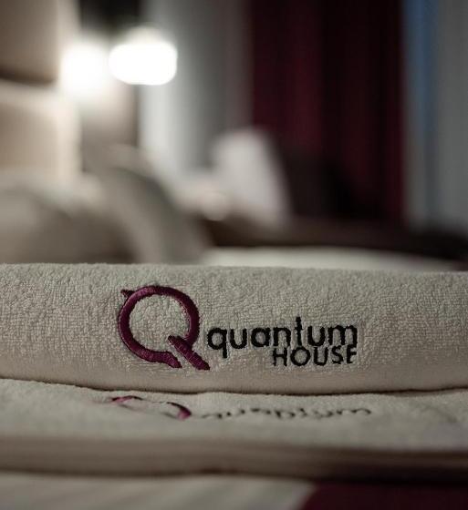 پانسیون Quantum House