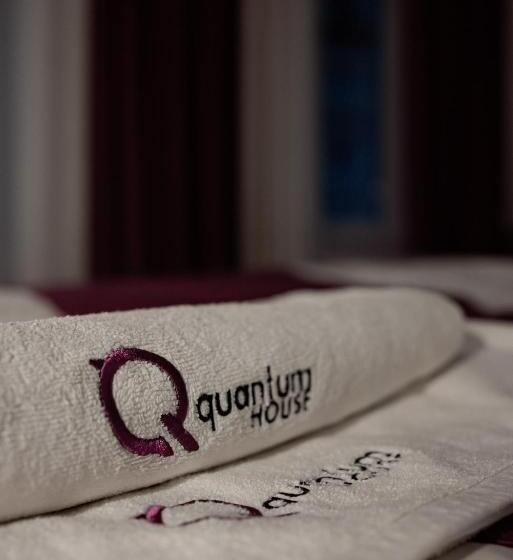 پانسیون Quantum House