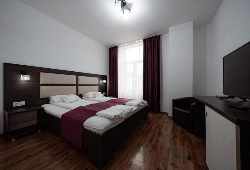 پانسیون Quantum House