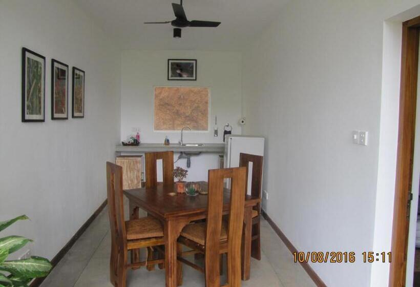 فندق Zee's Garden