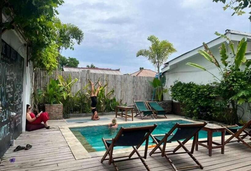 膳宿费 Tipsea Turtle Rooftop Hostel Gili Trawangan