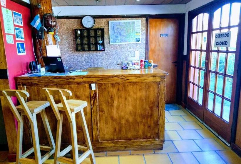 Constantino Hostel By Lo De Guille