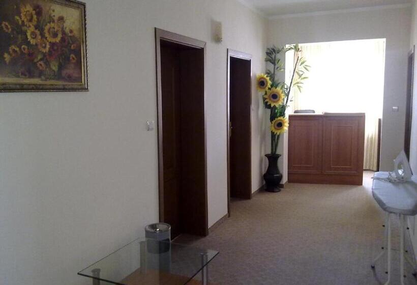 ペンション Guest House Markovi Aheloy