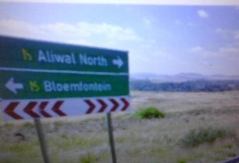 ペンション Aliwal Villa Guest Lodge