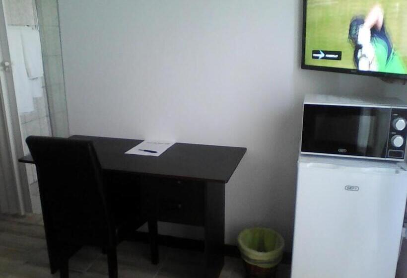 ペンション Aliwal Villa Guest Lodge