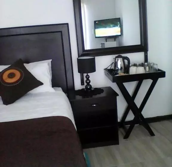 ペンション Aliwal Villa Guest Lodge
