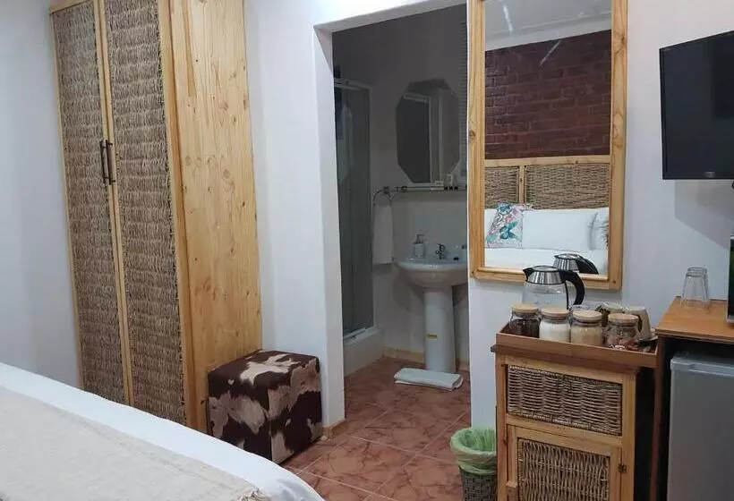 ペンション Aliwal Villa Guest Lodge