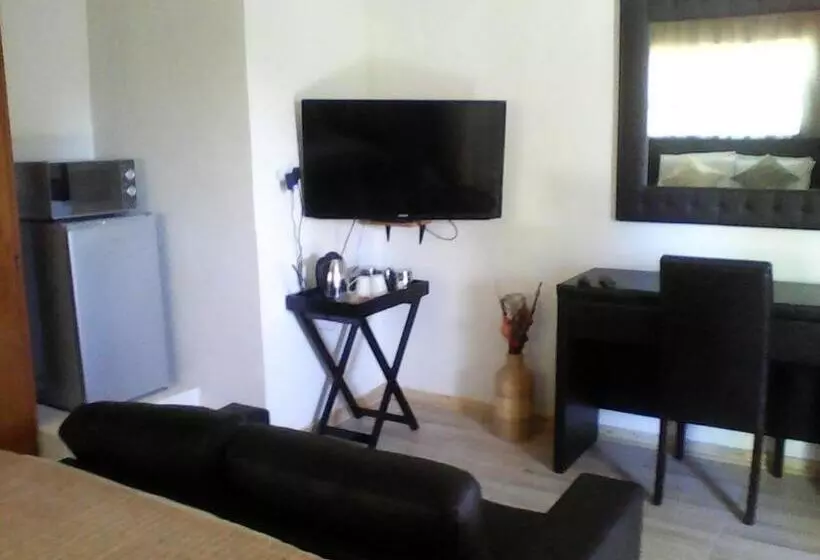 ペンション Aliwal Villa Guest Lodge