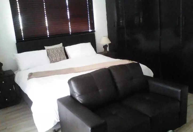 ペンション Aliwal Villa Guest Lodge