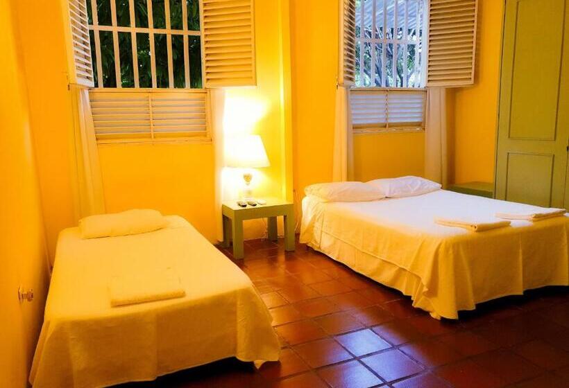 پانسیون Casamarilla