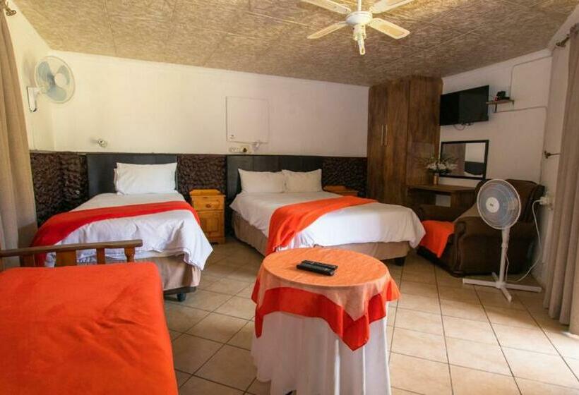 ペンション Ebenezer Guesthouse