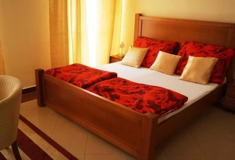 Majatalo Penzion Vegas