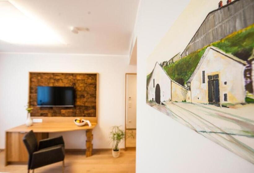 膳宿费 Gut Leithaberg