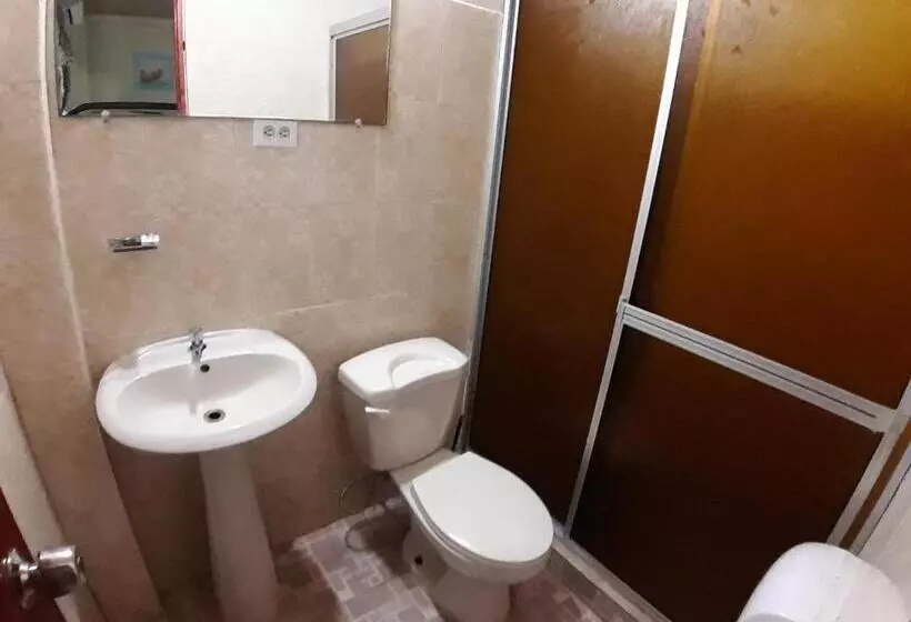 پانسیون Oceans Hostal