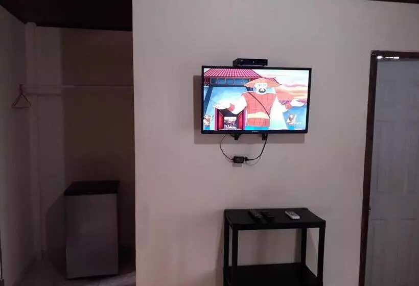 پانسیون Oceans Hostal
