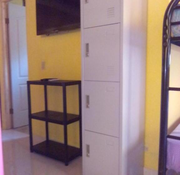 Pension Oceans Hostal