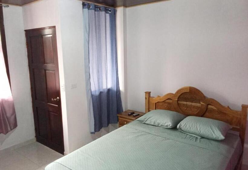 Pension Oceans Hostal