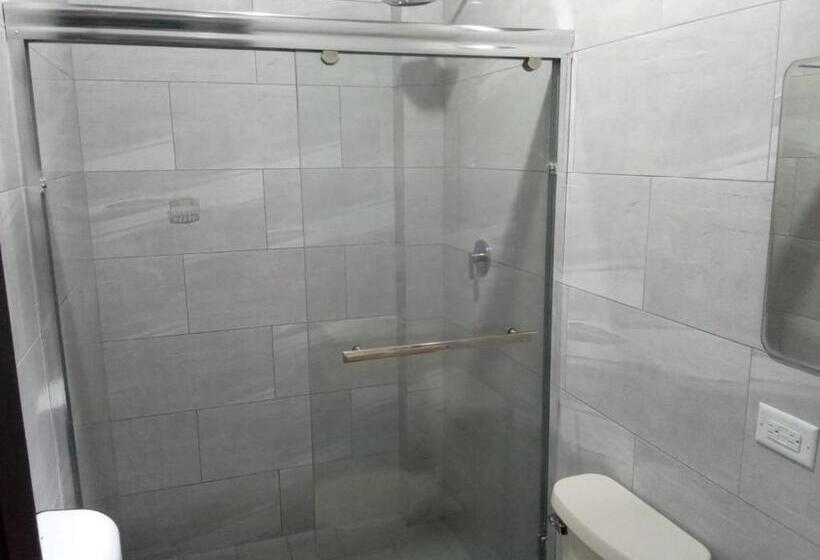 Pension Oceans Hostal