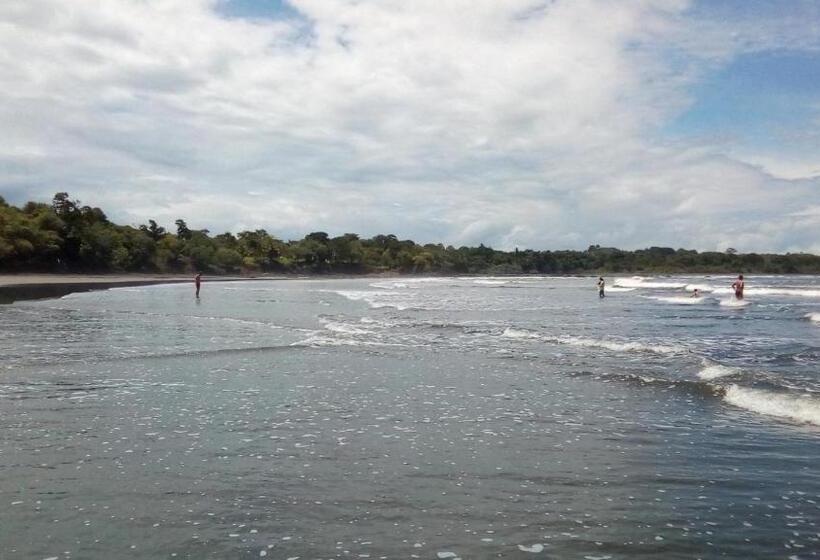 Pension Oceans Hostal