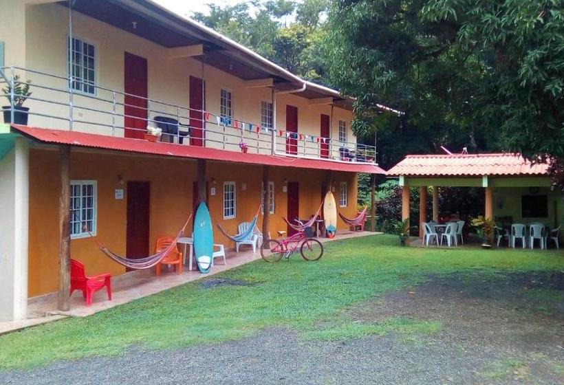 Pension Oceans Hostal