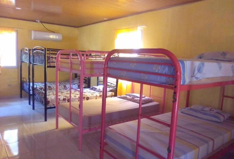 Pension Oceans Hostal