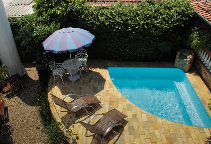 פנסיון Piccola Pousada