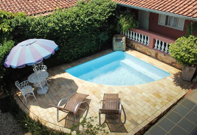 פנסיון Piccola Pousada