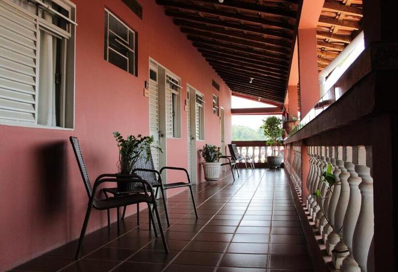 פנסיון Piccola Pousada