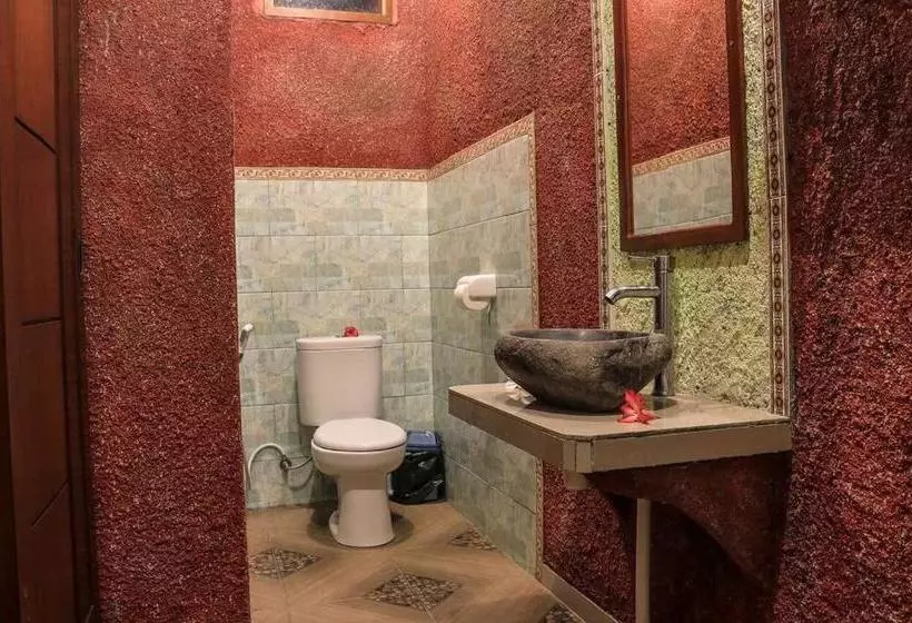 Majatalo Reynold Artha Guest House