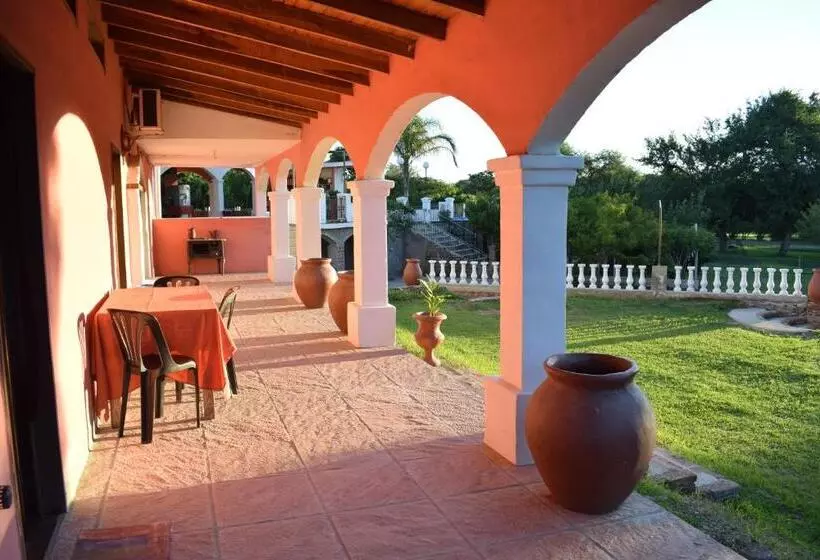 Retkeilymaja Estancia Santa Leocadia