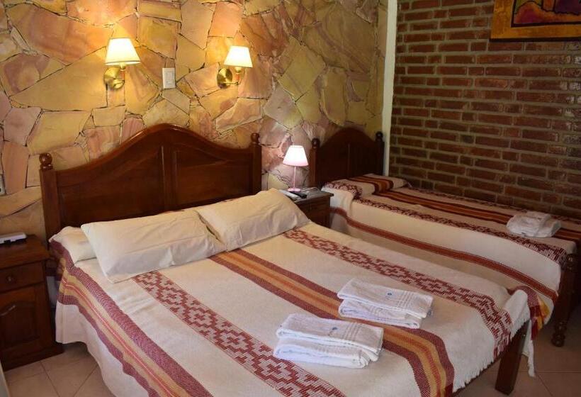 호스텔 Estancia Santa Leocadia