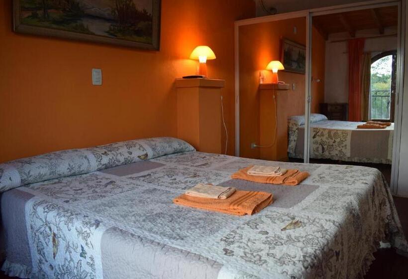 호스텔 Estancia Santa Leocadia