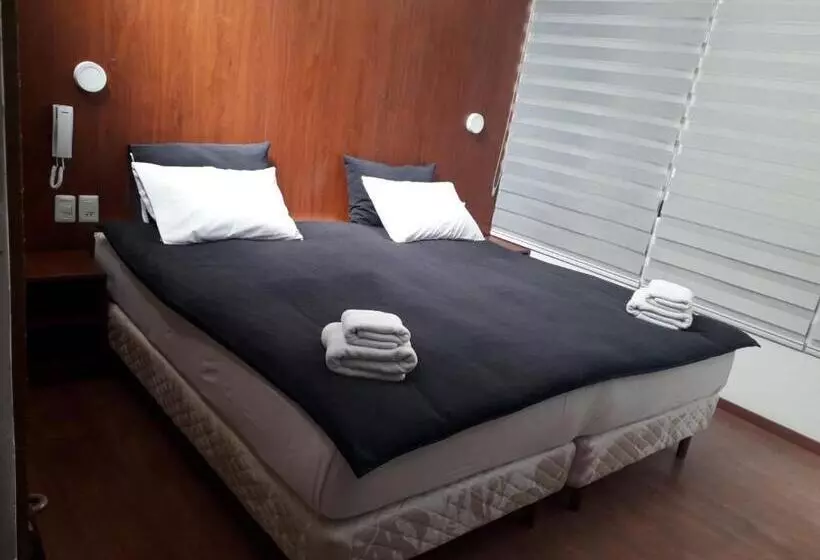 هتل کپسول Onkel Inn Wagon Sleepbox Uyuni