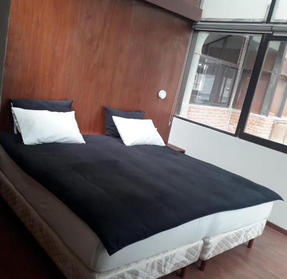 هتل کپسول Onkel Inn Wagon Sleepbox Uyuni