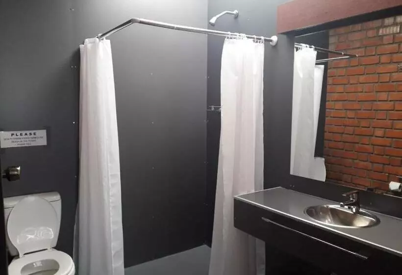 هتل کپسول Onkel Inn Wagon Sleepbox Uyuni