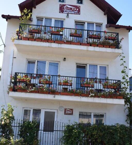 پانسیون Casa Emilia