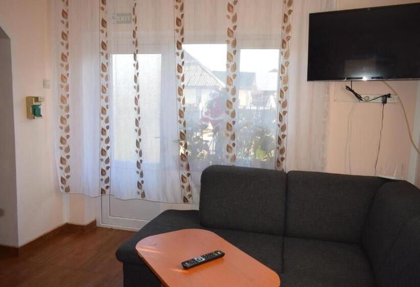 پانسیون Casa Emilia