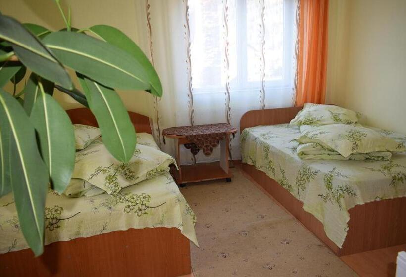 پانسیون Casa Emilia